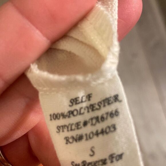 Lot of 3 Women’s Size Small Cardigan, Tank, Short Sleeve Top - Picture 14 of 16